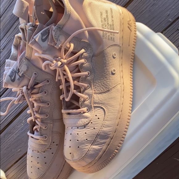 Uptown’s - Picture 3 of 3